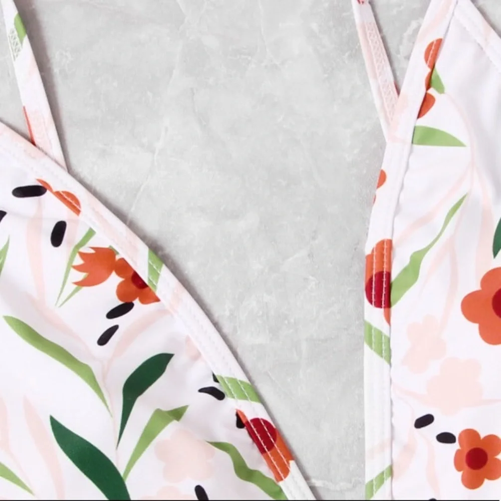 🆕White floral deep V One piece swim suit